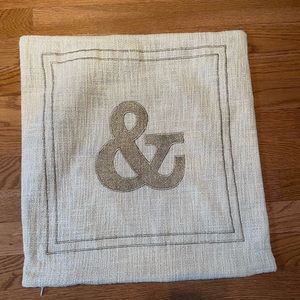 Threshold 18x18 pillow cover. New!